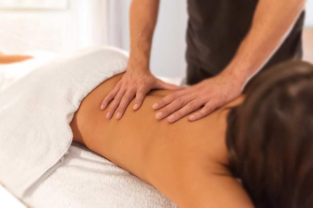 Massage, Masseur, Spa, Therapeut, Gesundheitswesen, Entspannung, Entspannen, Wohlbefinden, Reiben, Linderung, Therapie, Gesundheit, Körper, Pflege, Luxus, Salon, Verwöhnen, Gesund, Stress, Alternative, Medizin, Muskeln, Berührung, Heilung, Spa,